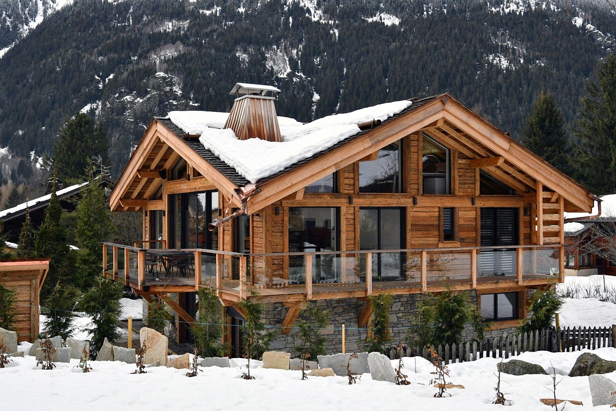 Chalet Black Stone